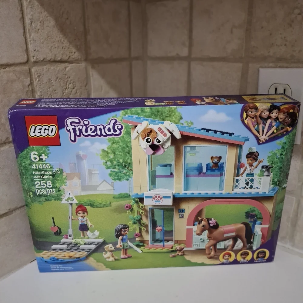 Lego Friends Heartlake City Vet Clinic (41446) 258pcs